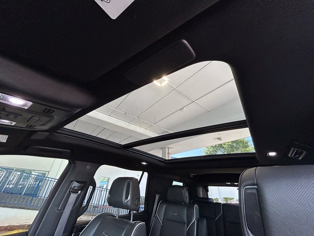 Used 2022 Cadillac Escalade Premium Luxury w/ Performance Package RWD image 12
