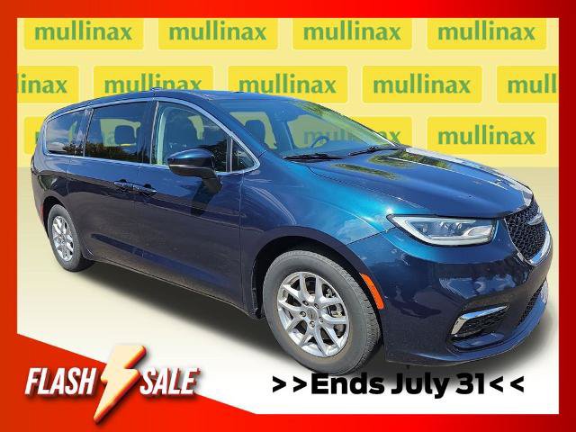 Used 2023 Chrysler Pacifica Touring-L