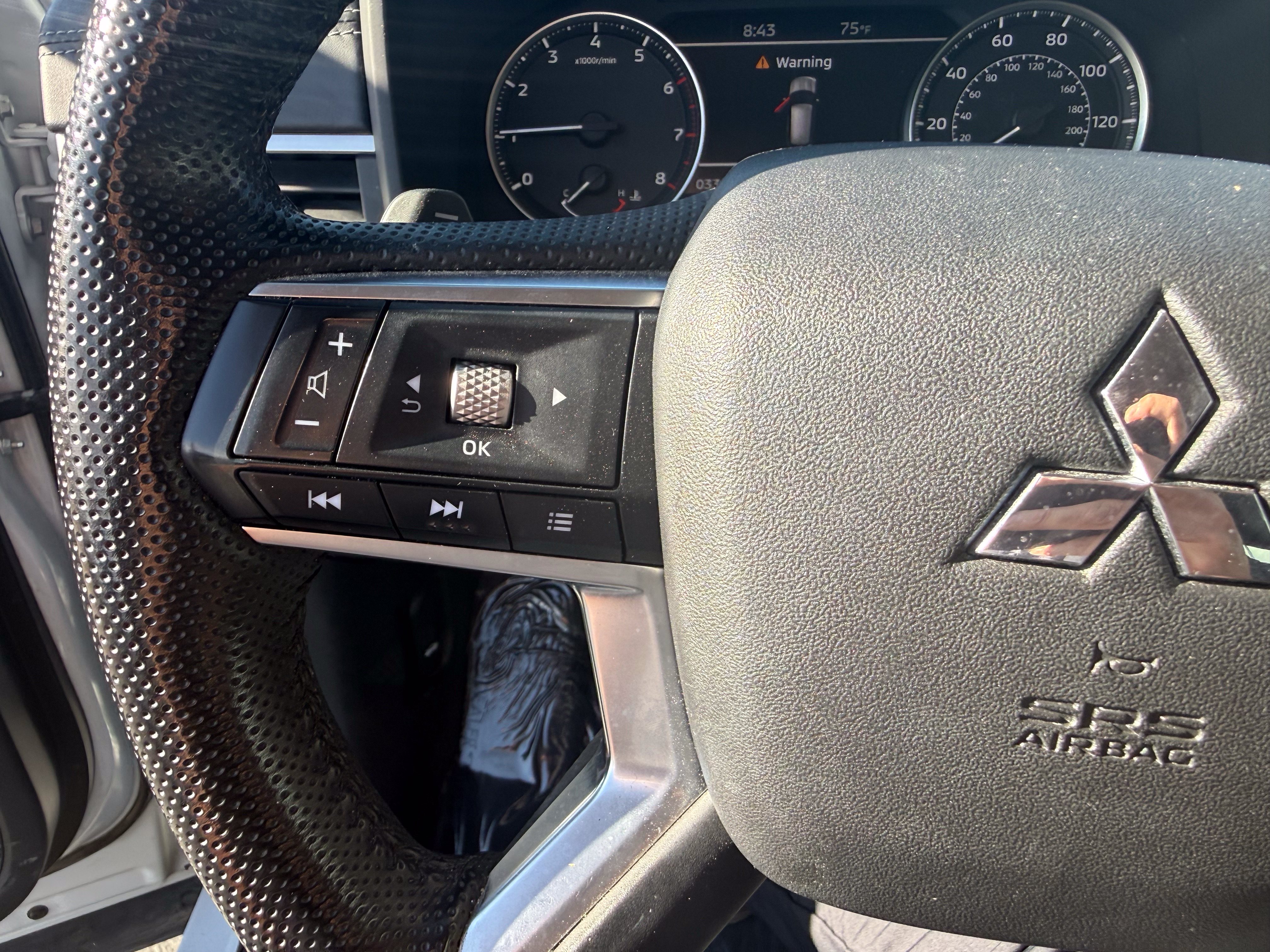 Used 2022 Mitsubishi Outlander SE AWD/4WD image 17