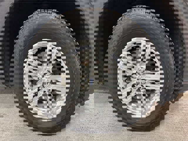 Certified 2023 Ford Explorer XLT image 2