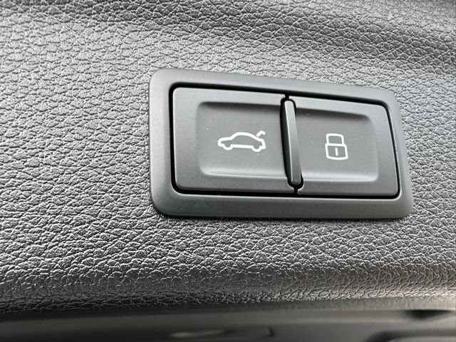 Used 2025 Audi Q3 2.0T Premium Plus AWD/4WD image 10
