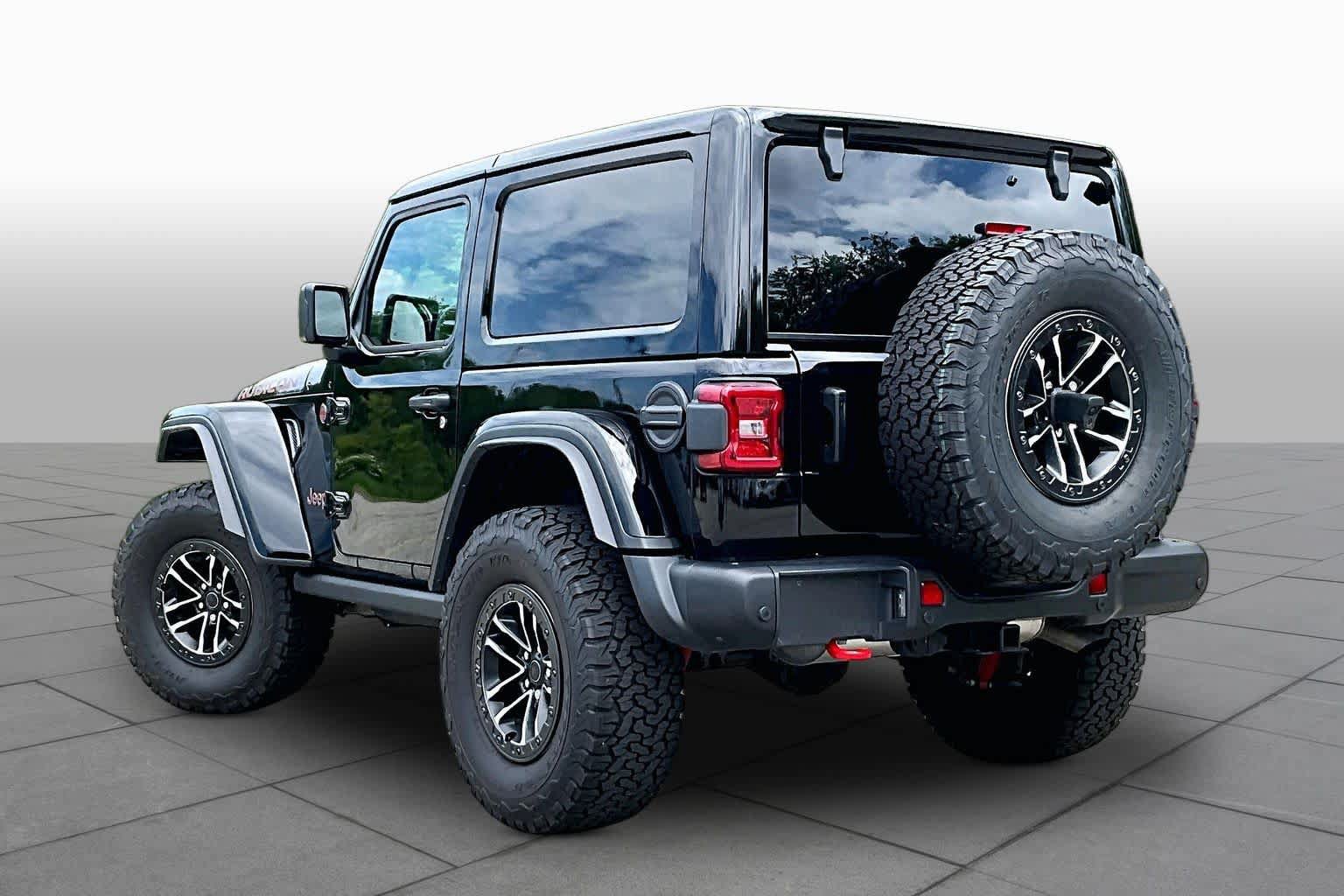 Used 2025 Jeep Wrangler Rubicon AWD/4WD image 12
