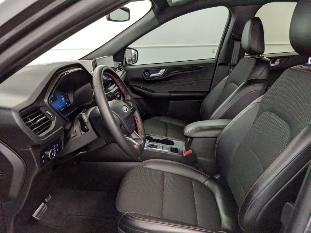 Certified 2024 Ford Escape ST-Line Elite image 23