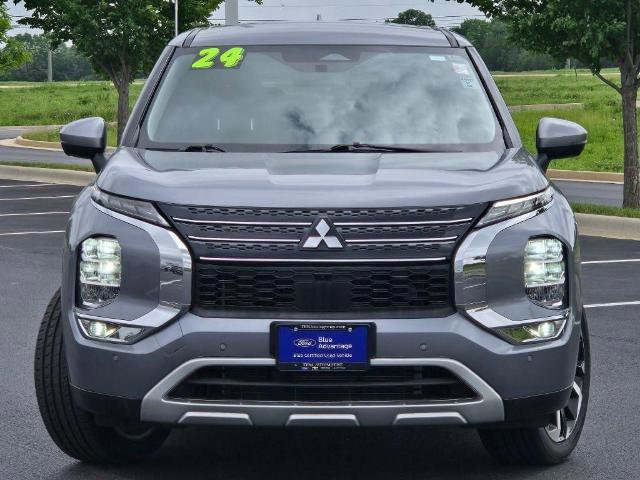 Used 2024 Mitsubishi Outlander SE FWD image 2