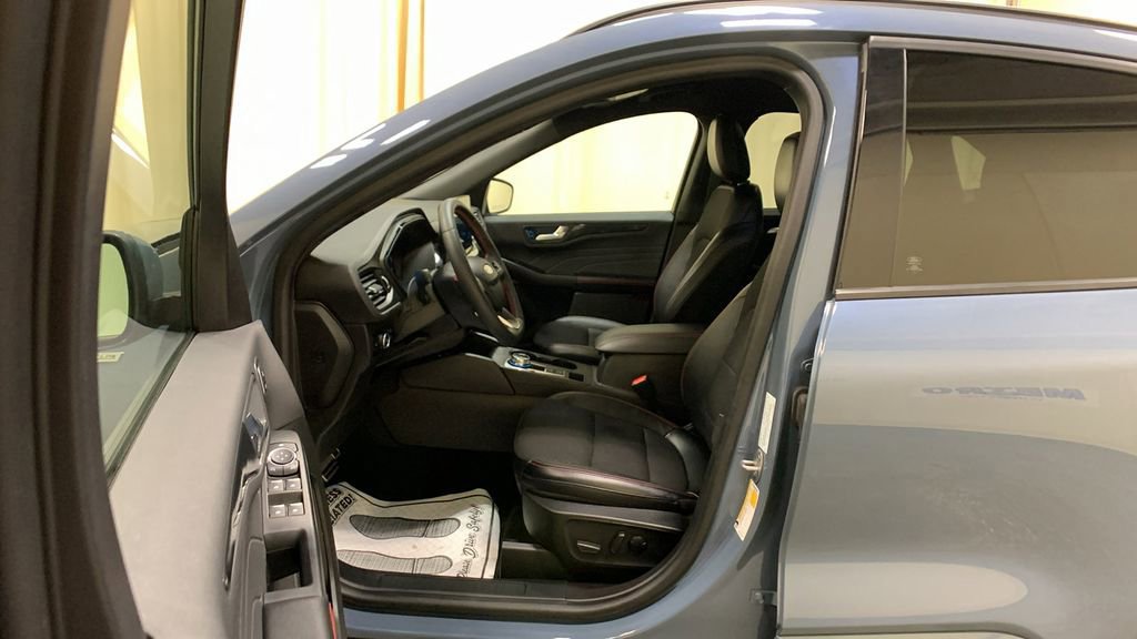 Certified 2023 Ford Escape ST-Line Elite image 31