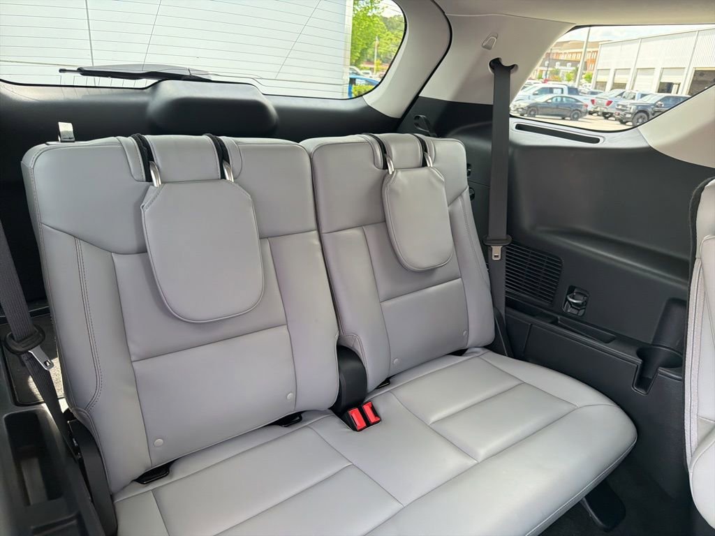 Certified 2025 Ford Explorer Active w/ Active Comfort Package RWD image 15