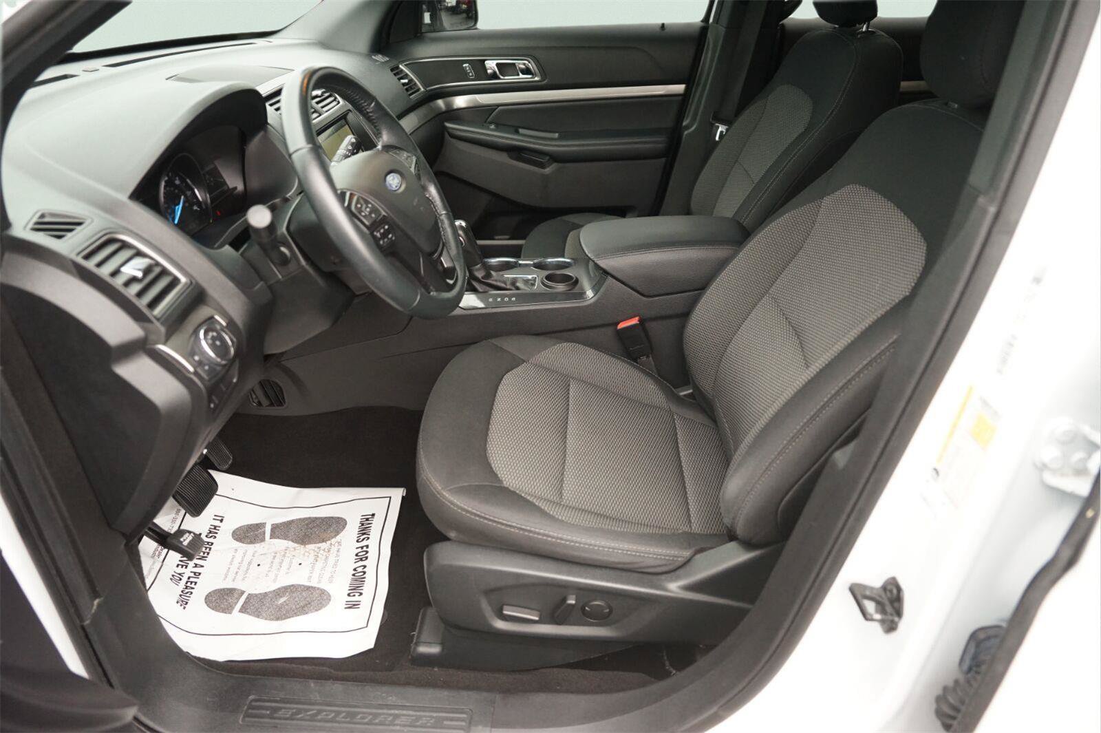 Certified 2019 Ford Explorer XLT w/ Equipment Group 201A FWD image 9