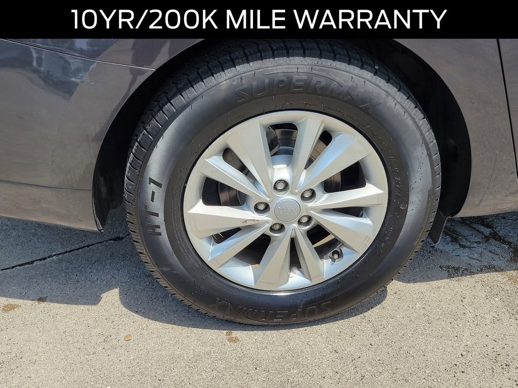 Used 2018 Kia Sedona LX FWD image 5