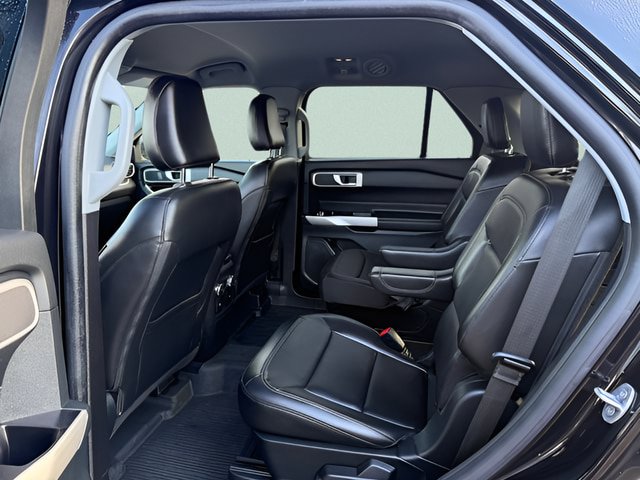 Certified 2022 Ford Explorer XLT w/ Equipment Group 202A AWD/4WD image 5