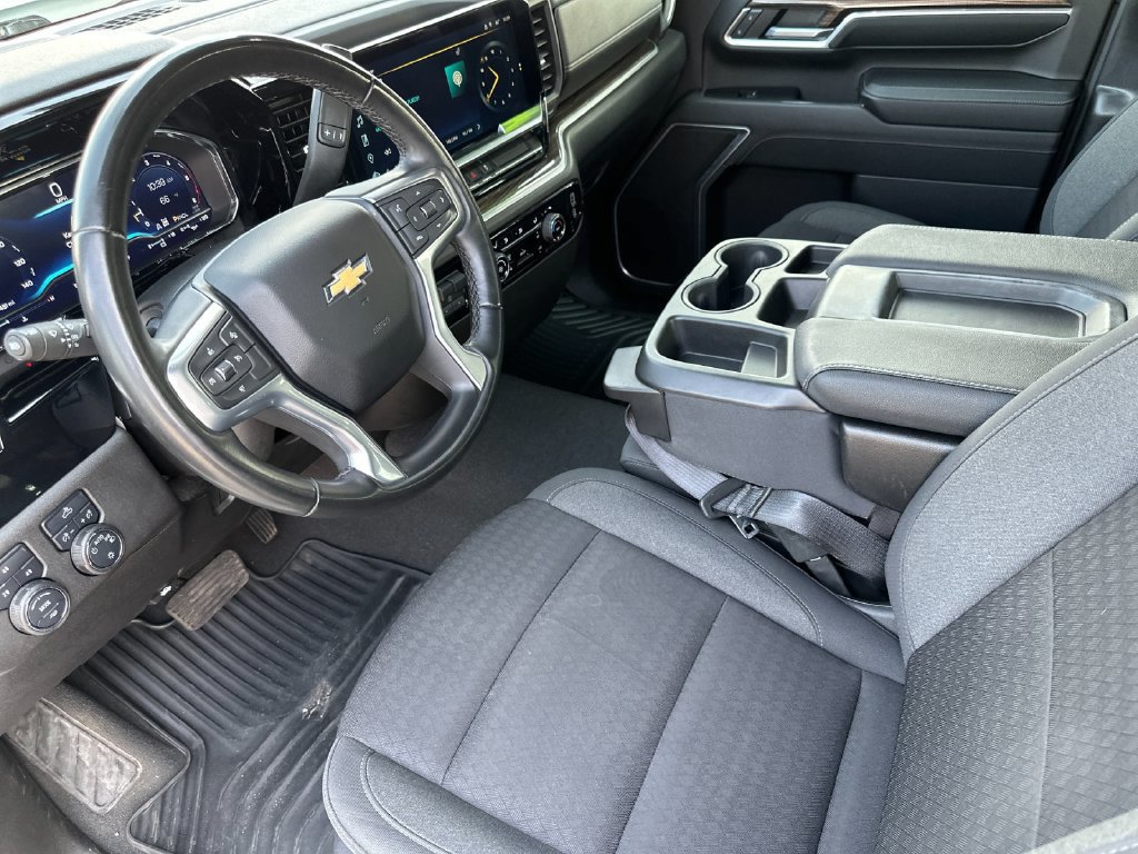 Used 2024 Chevrolet Silverado 2500 LT AWD/4WD image 9