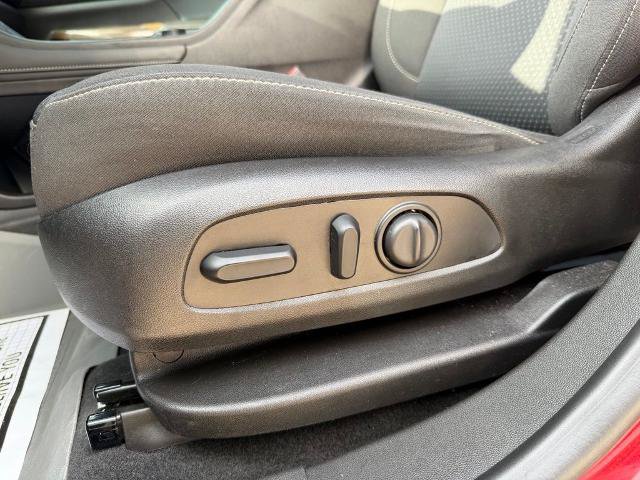 Used 2021 GMC Acadia SLE w/ Driver Convenience Package FWD image 24