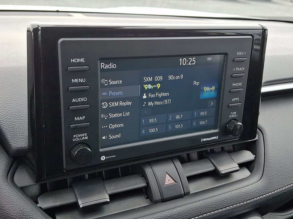 Used 2021 Toyota RAV4 LE image 17