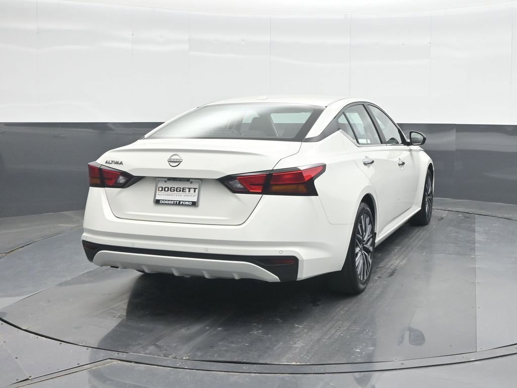Used 2025 Nissan Altima 2.5 SV FWD image 8