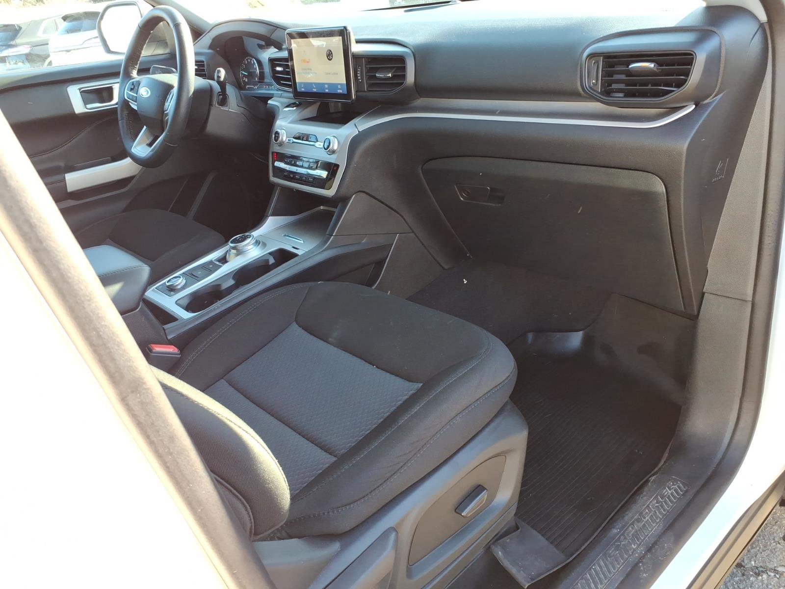 Certified 2022 Ford Explorer XLT image 9