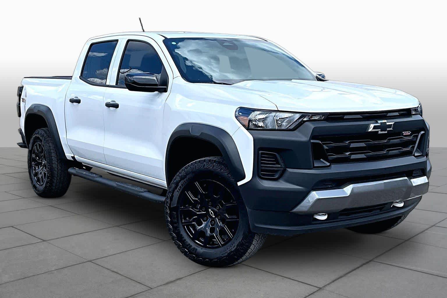 Used 2024 Chevrolet Colorado Trail Boss w/ Advanced Trailering Package AWD/4WD image 5