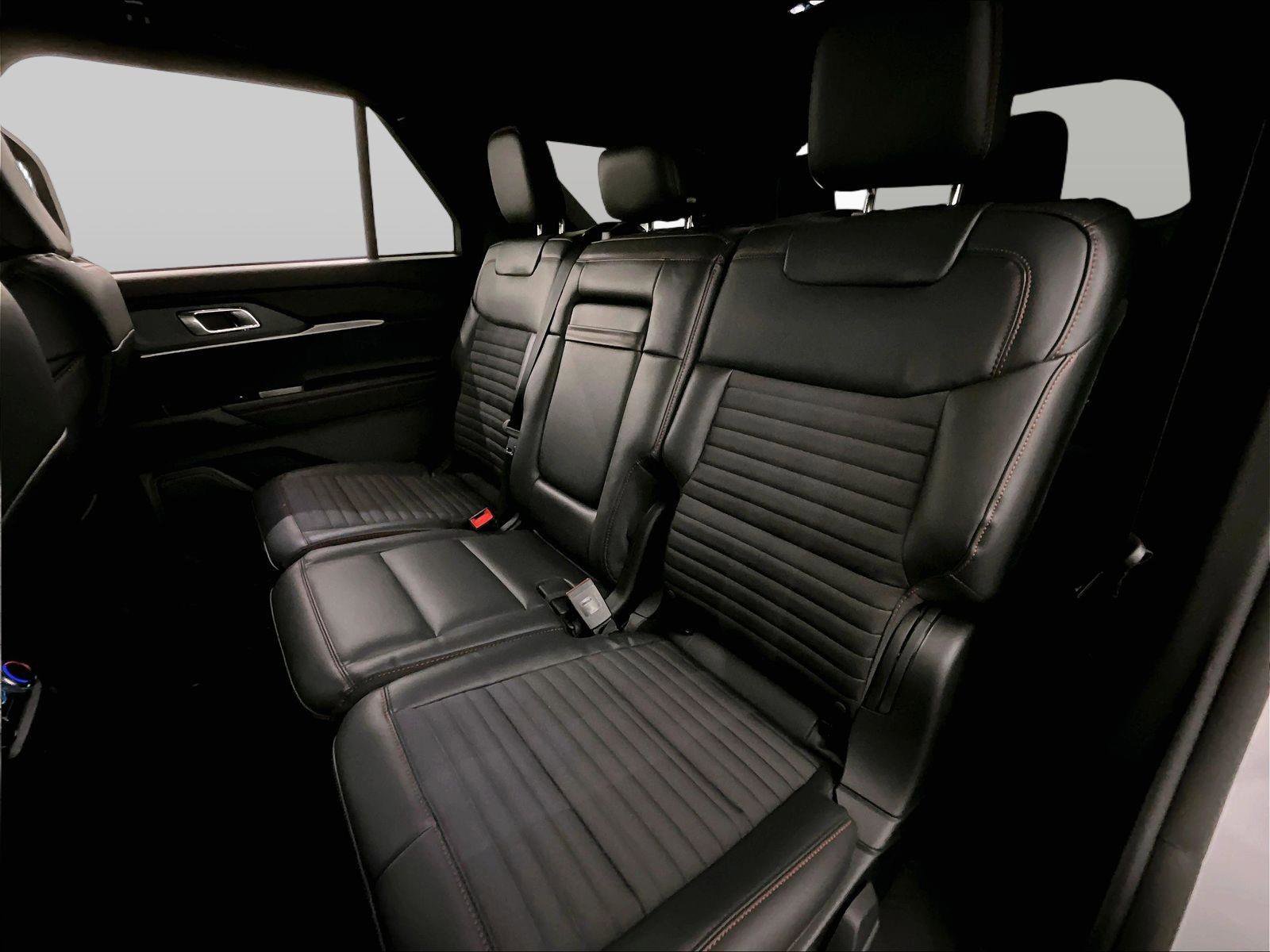 Certified 2026 Ford Explorer ST-Line AWD/4WD image 25