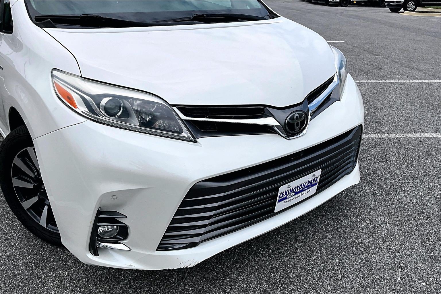 Used 2019 Toyota Sienna Limited Premium AWD/4WD image 8