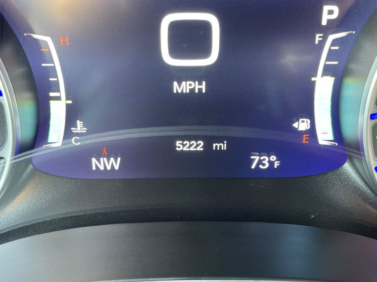 Used 2026 Chrysler Pacifica Select FWD image 3
