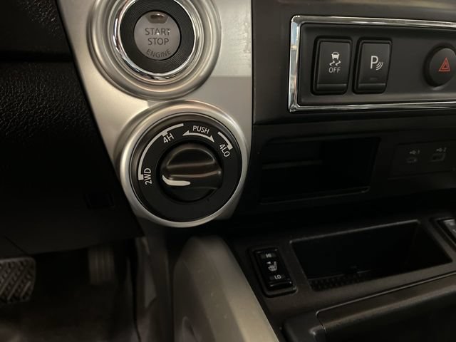 Used 2021 Nissan Titan SV w/ SV Convenience Package AWD/4WD image 13