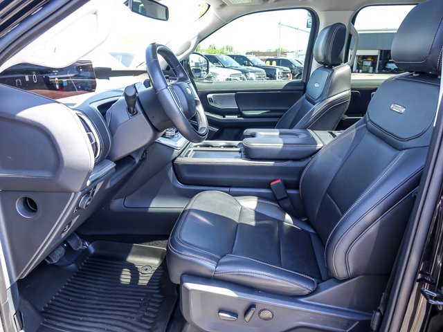 Certified 2025 Ford Expedition Platinum w/ Driver's Package AWD/4WD image 8