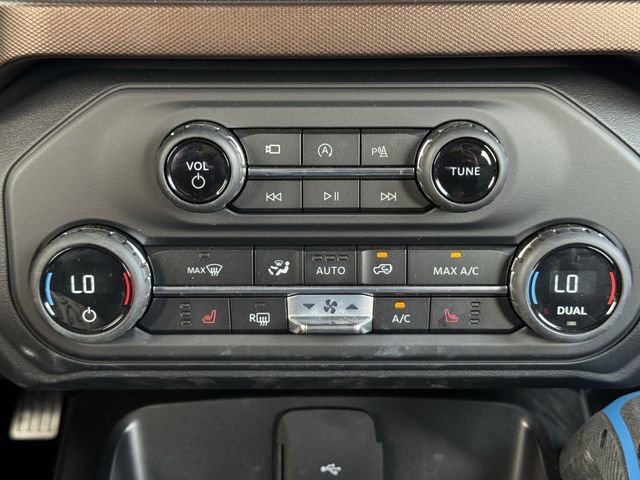 Certified 2021 Ford Bronco Outer Banks w/ Sasquatch Package AWD/4WD image 18