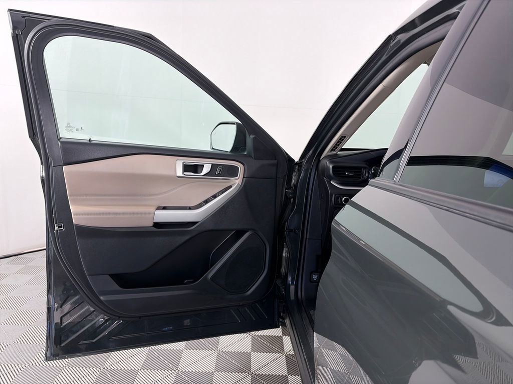 Certified 2023 Ford Explorer XLT AWD/4WD image 10