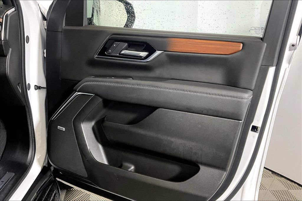 Used 2025 GMC Yukon XL Denali RWD image 19