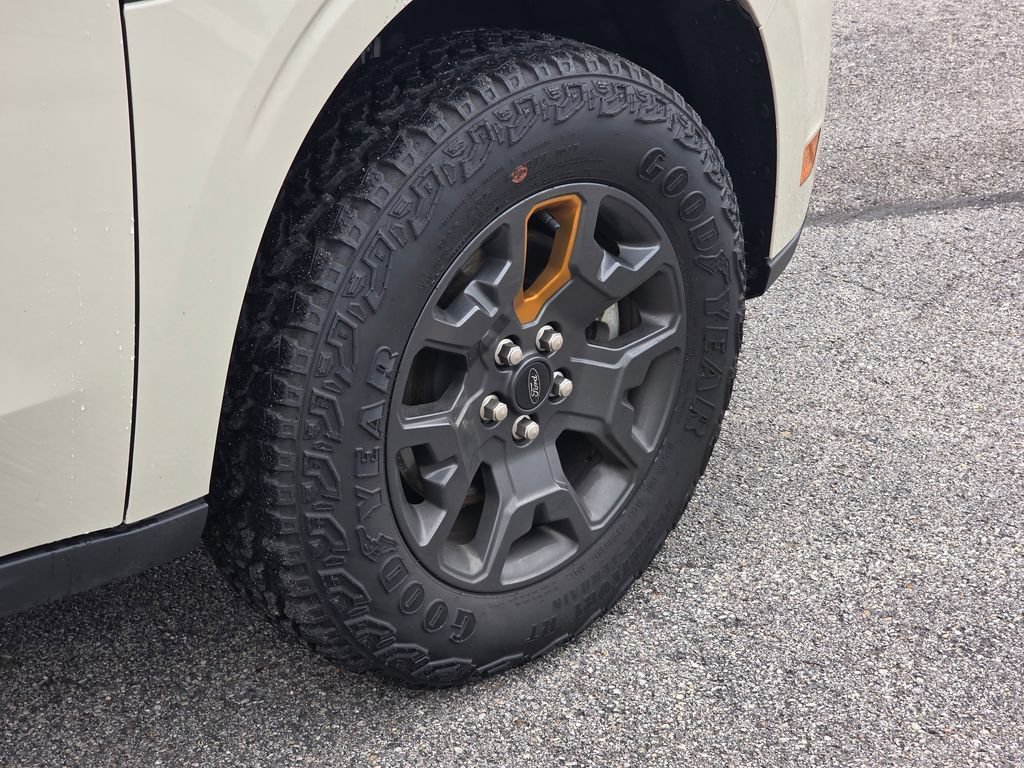 Certified 2025 Ford Maverick Tremor AWD/4WD image 38