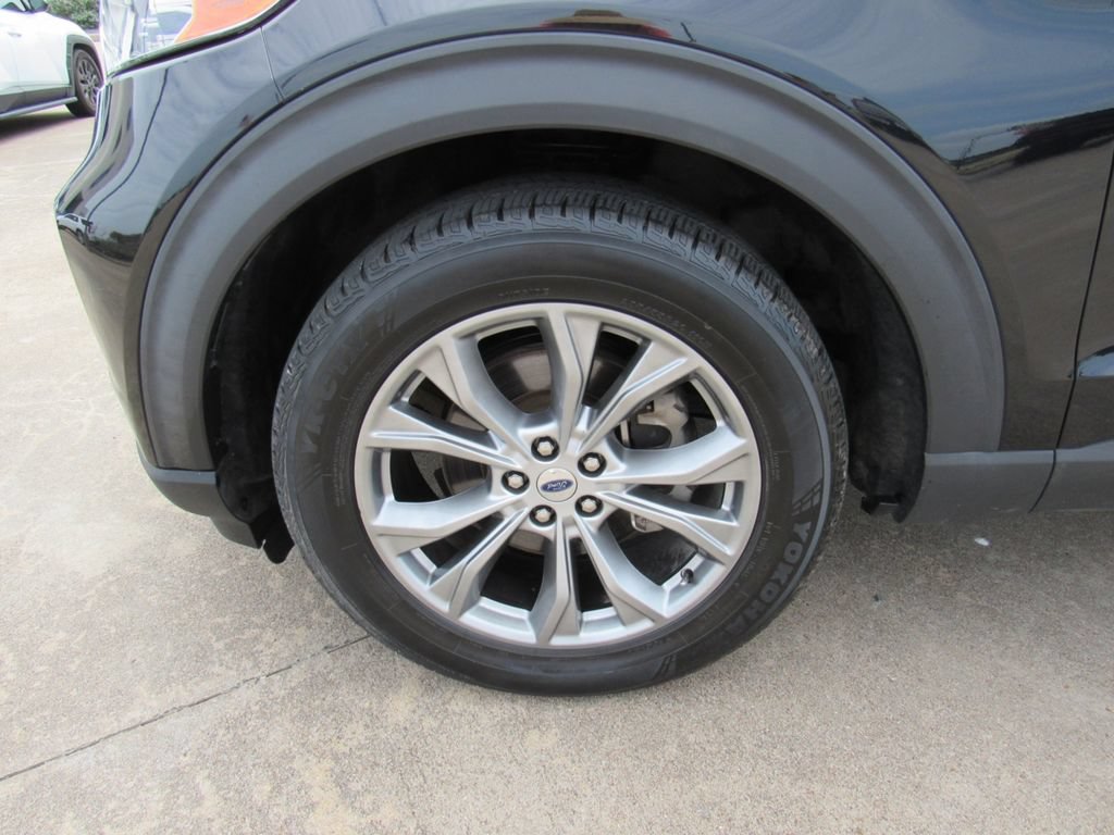 Certified 2022 Ford Explorer XLT w/ Equipment Group 202A RWD image 10