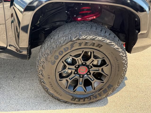 Used 2025 Toyota Tacoma TRD Pro AWD/4WD image 19