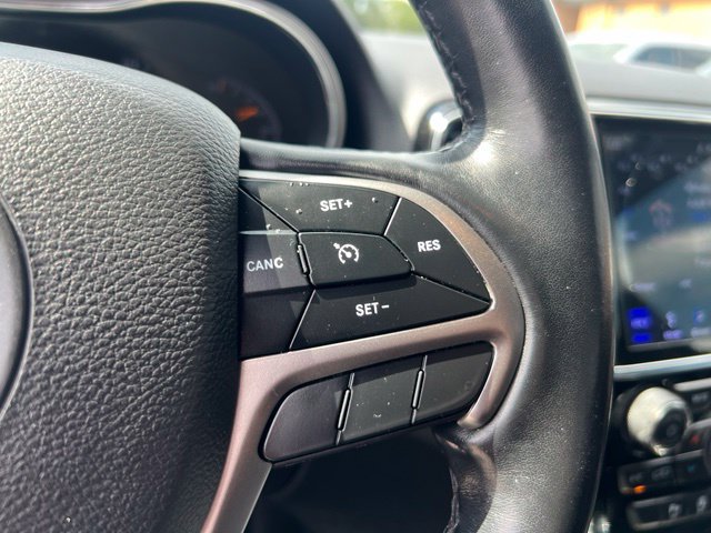Used 2019 Jeep Grand Cherokee Limited AWD/4WD image 11