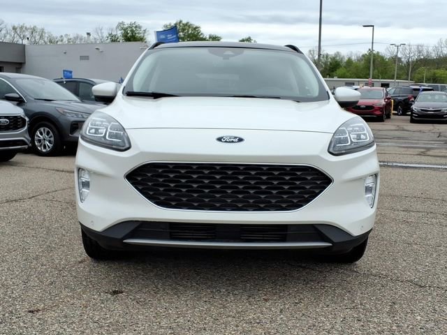 Certified 2022 Ford Escape Titanium w/ Class II Trailer Tow Package AWD/4WD image 2