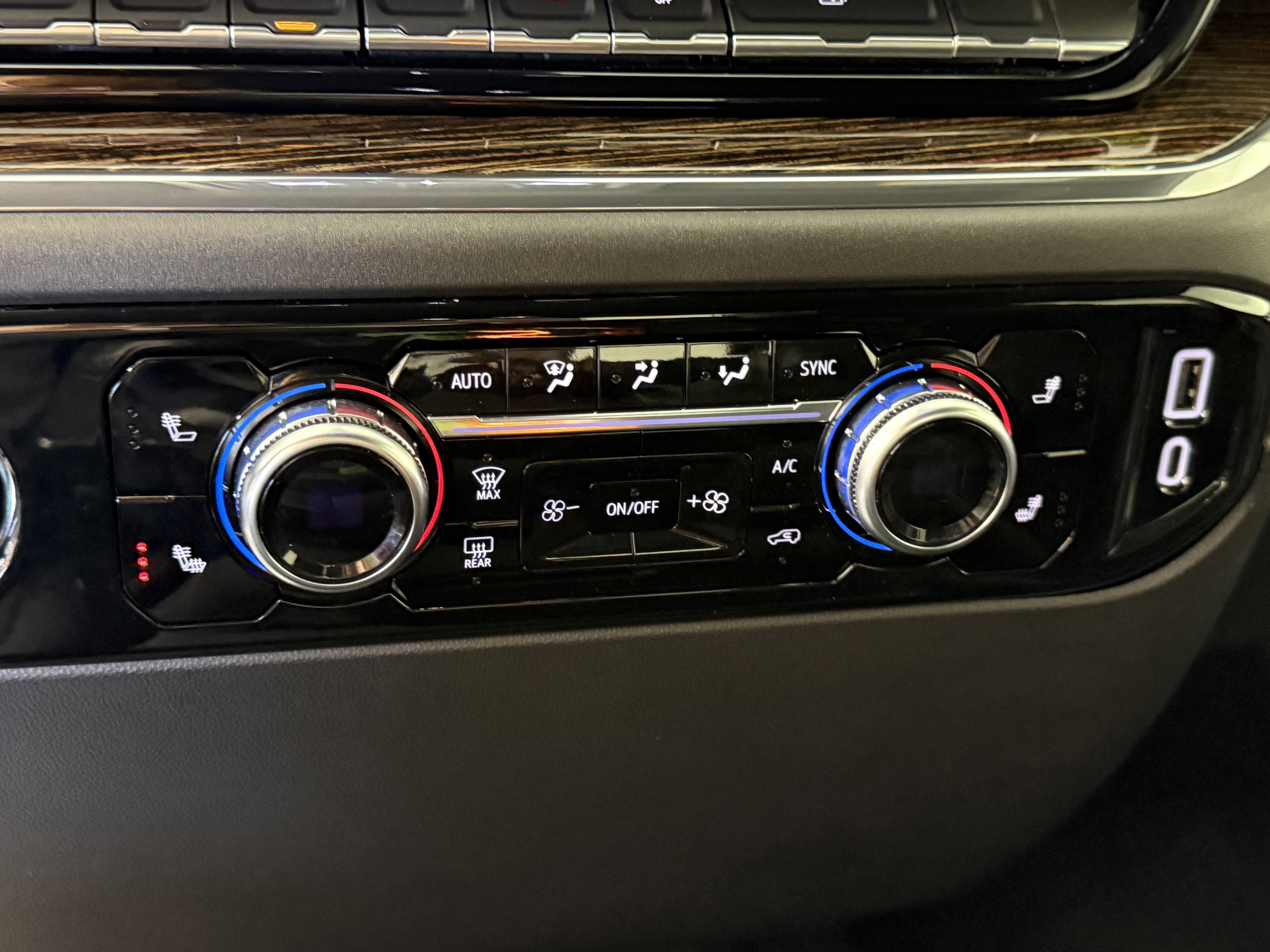 Used 2024 GMC Sierra 1500 Elevation image 22