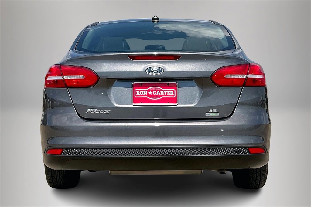 Certified 2018 Ford Focus SE w/ SE Appearance Package image 3