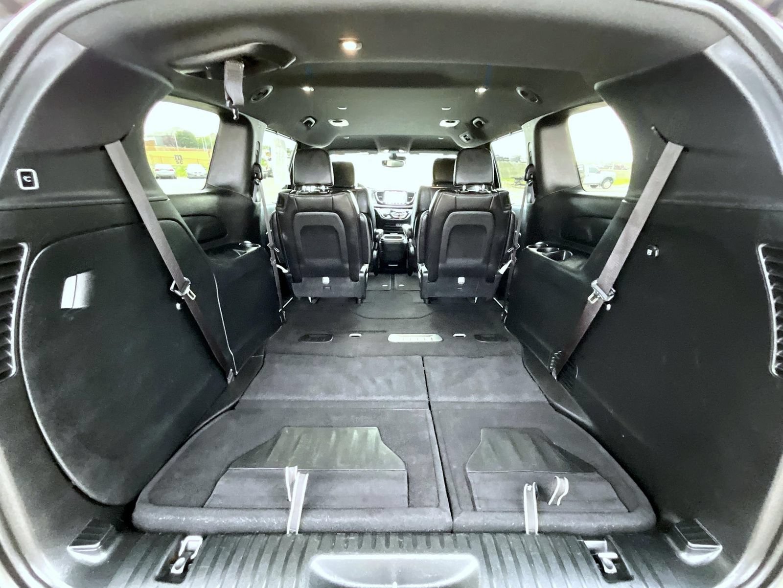 Used 2025 Chrysler Pacifica Select FWD image 24