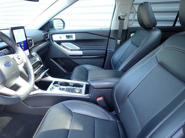 Certified 2024 Ford Explorer Limited w/ Limited Technology Package AWD/4WD image 18