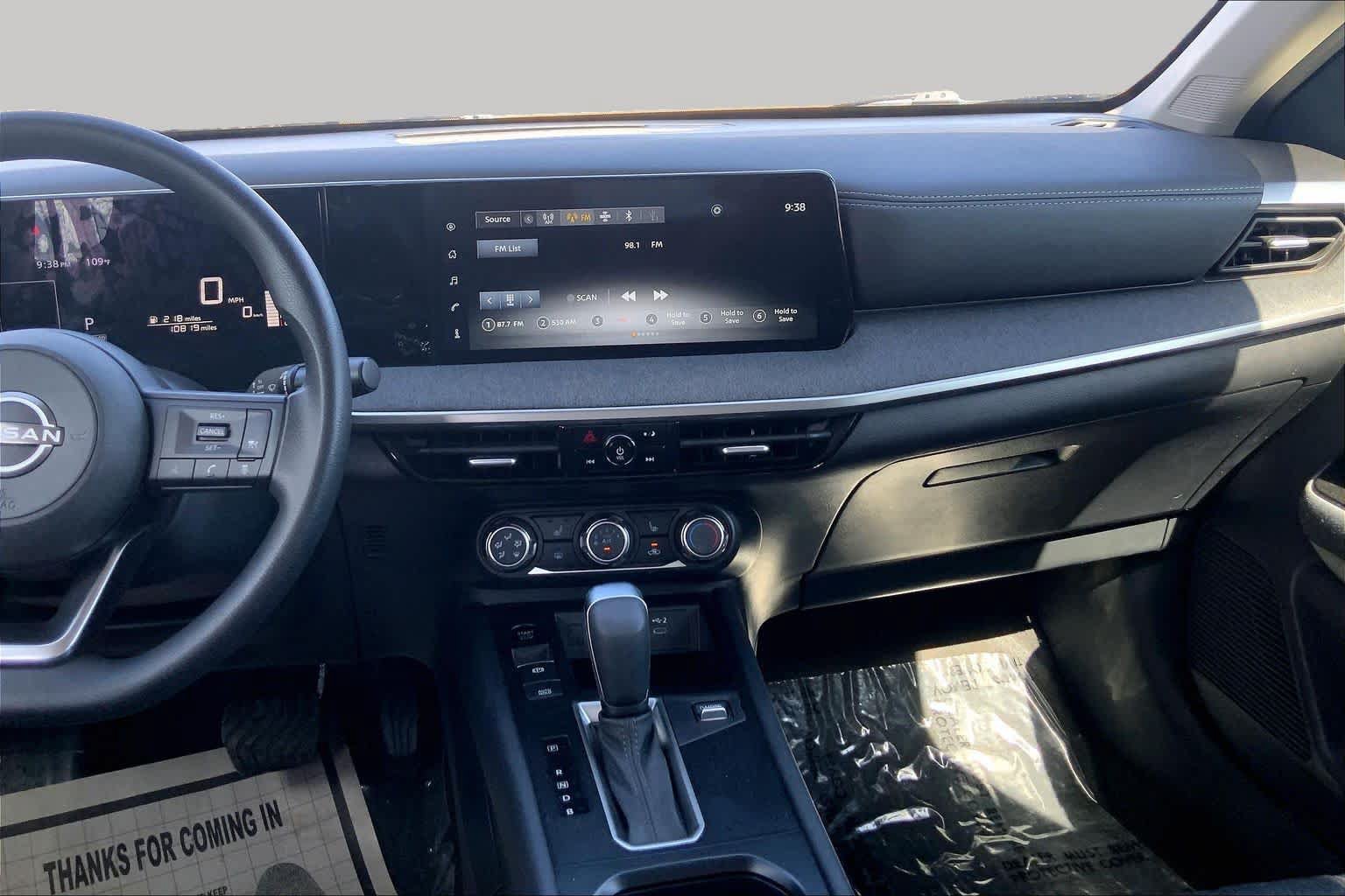 Used 2025 Nissan Kicks SV w/ SV Premium Package FWD image 7