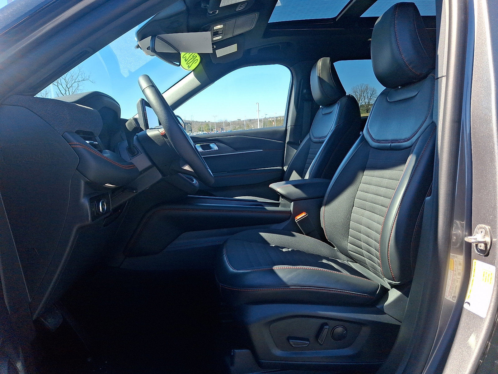 Certified 2025 Ford Explorer ST-Line w/ Premium Package image 14