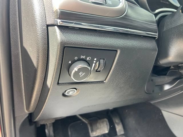 Used 2019 Jeep Grand Cherokee Limited AWD/4WD image 9