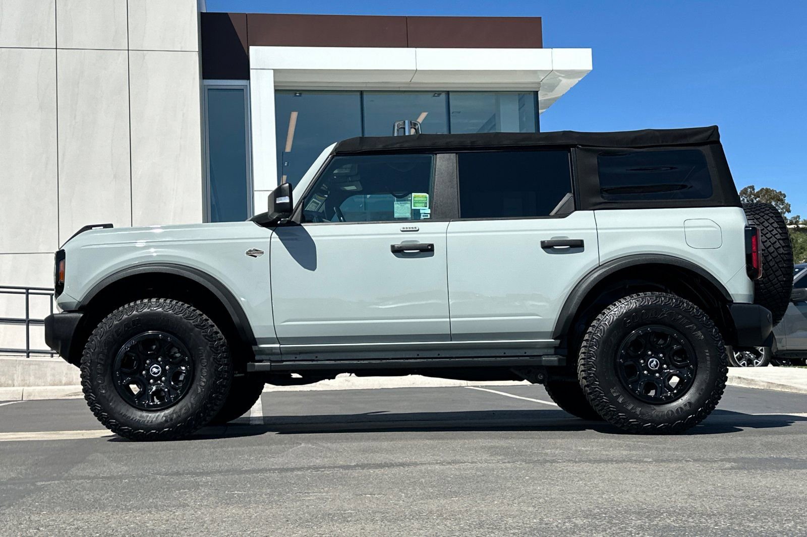 Certified 2022 Ford Bronco Wildtrak AWD/4WD image 6