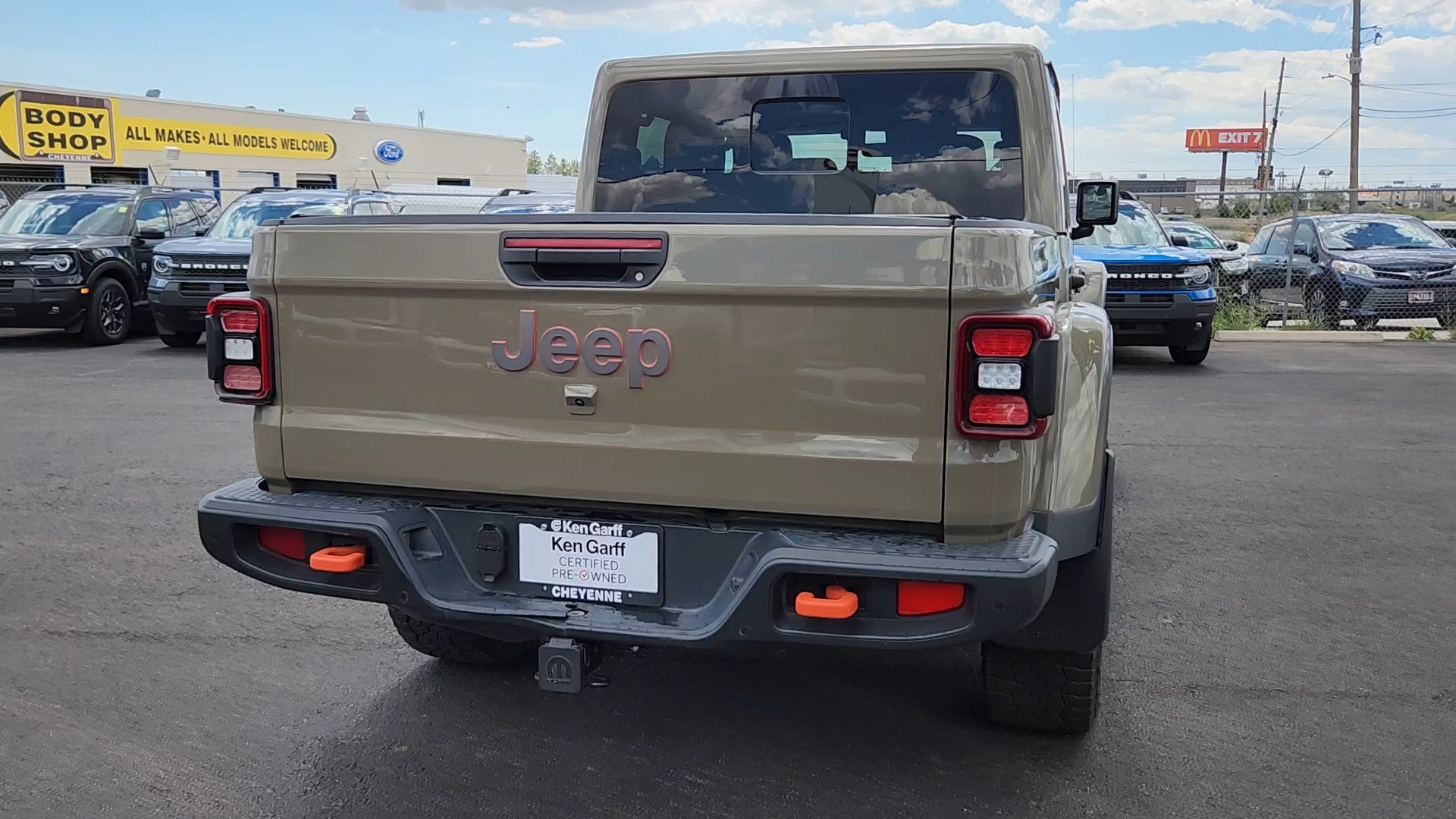 Used 2020 Jeep Gladiator Mojave AWD/4WD image 3