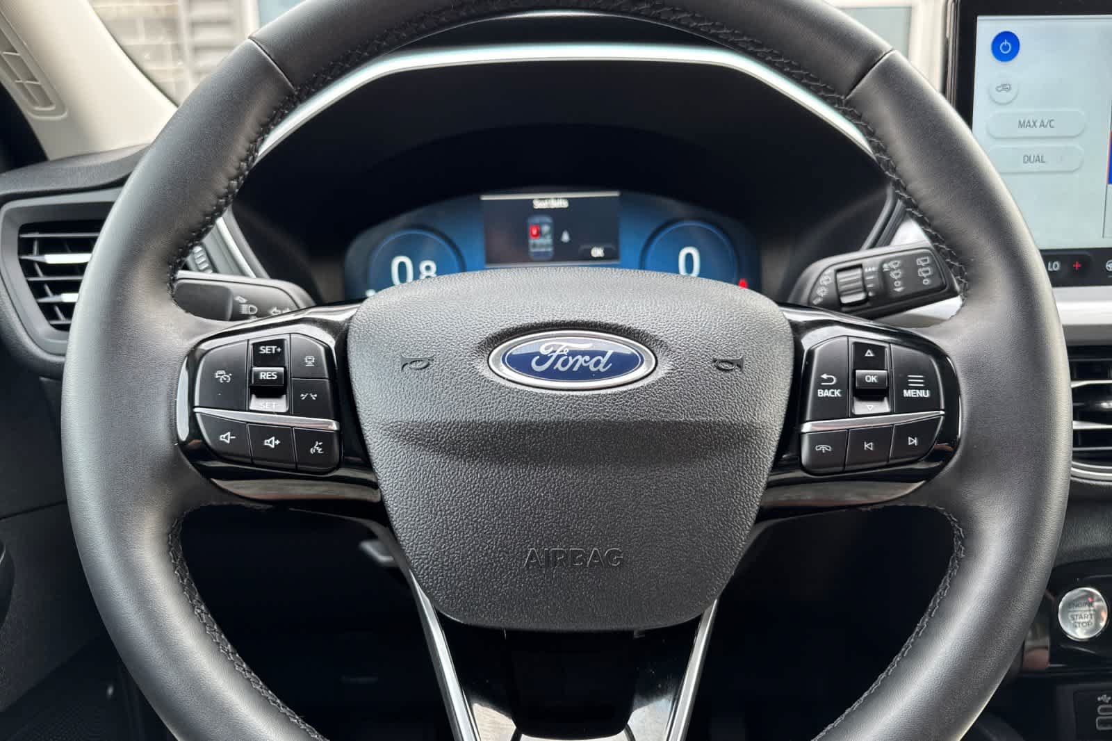 Certified 2025 Ford Escape Platinum AWD/4WD image 24