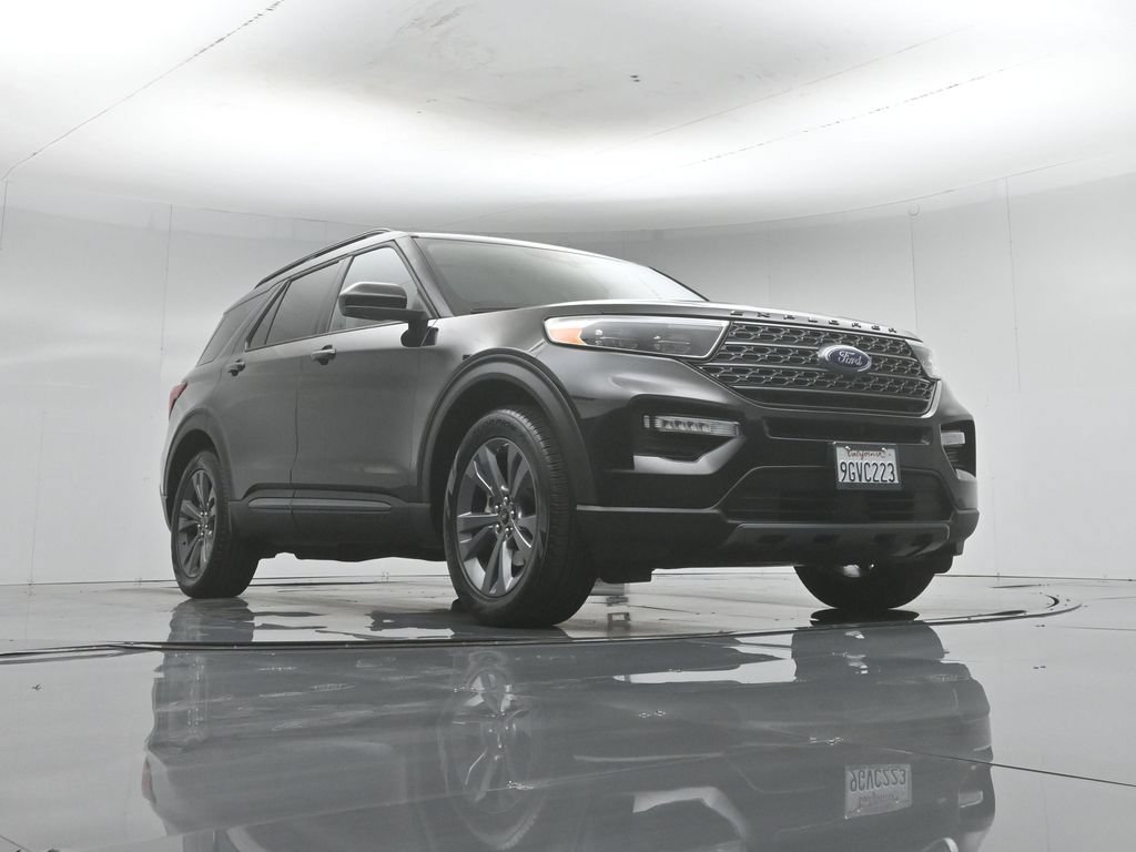 Certified 2023 Ford Explorer XLT w/ Equipment Group 202A RWD image 49