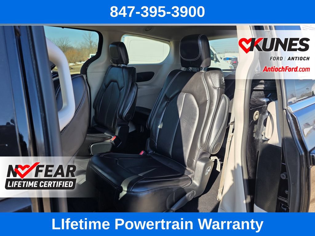 Used 2024 Chrysler Pacifica Touring-L FWD image 22