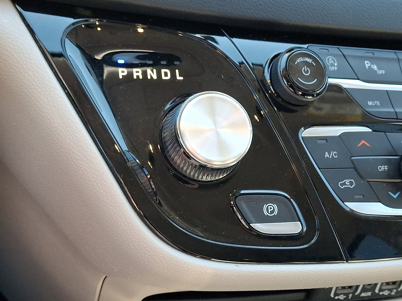 Used 2023 Chrysler Pacifica Touring-L FWD image 18