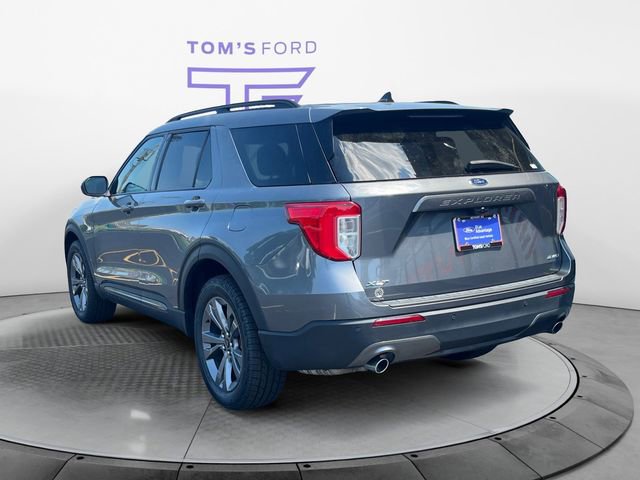 Certified 2022 Ford Explorer XLT w/ Equipment Group 202A AWD/4WD image 3