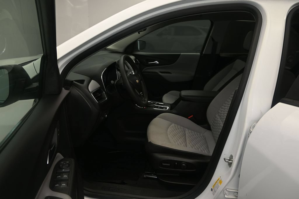 Used 2021 Chevrolet Equinox LS w/ LS Convenience Package FWD image 17