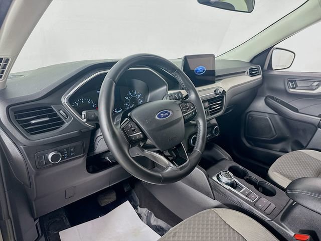 Certified 2022 Ford Escape SE w/ SE Sport Appearance Package image 9