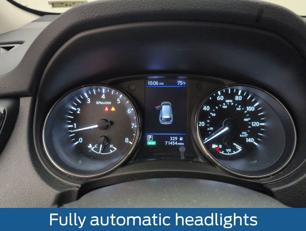 Used 2020 Nissan Rogue SV image 25