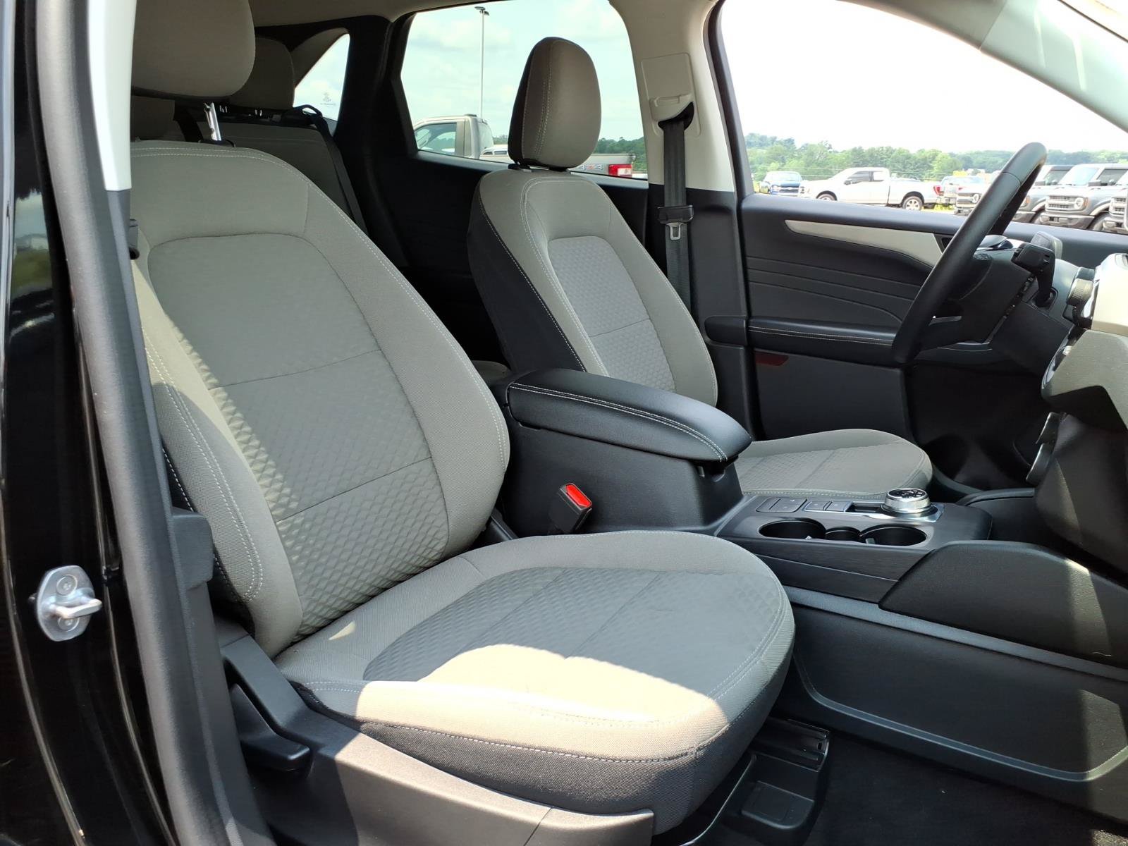 Certified 2022 Ford Escape SE w/ Convenience Package AWD/4WD image 8